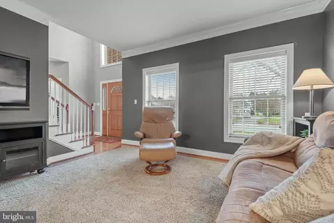 Living - 1149 S Bristol Dr, Lititz, PA 17543 photo 5 of 5