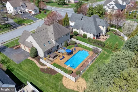 Exterior - 1149 S Bristol Dr, Lititz, PA 17543 photo 6 of 14