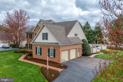 Exterior - 1149 S Bristol Dr, Lititz, PA 17543 photo 3 of 14