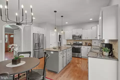 Kitchen - 1149 S Bristol Dr, Lititz, PA 17543 photo 2 of 4