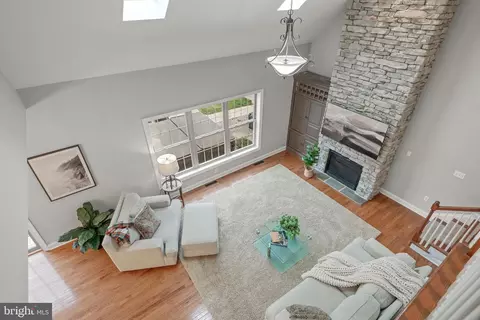 Living - 1149 S Bristol Dr, Lititz, PA 17543 photo 4 of 5