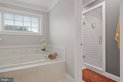 Bath - 1149 S Bristol Dr, Lititz, PA 17543 photo 4 of 6