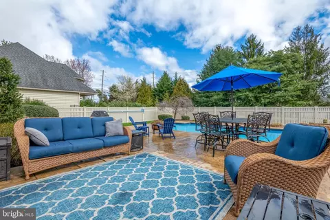 Exterior - 1149 S Bristol Dr, Lititz, PA 17543 photo 11 of 14