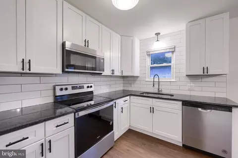 Kitchen - 671 S Cedar St, Lititz, PA 17543 photo 3 of 5