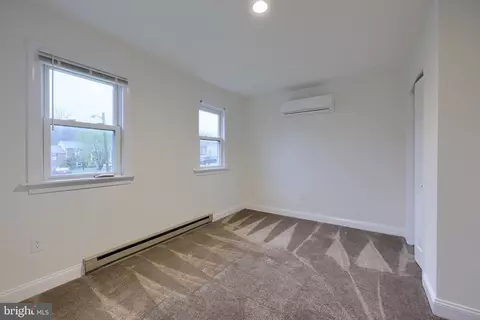 Bedroom - 671 S Cedar St, Lititz, PA 17543 photo 2 of 5