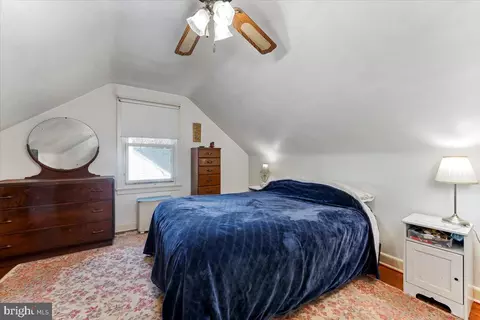 Bedroom - 438 Woodcrest Ave, Lititz, PA 17543 photo 6 of 9