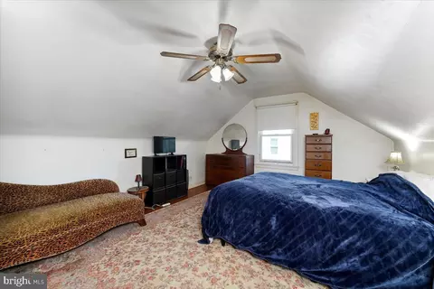 Bedroom - 438 Woodcrest Ave, Lititz, PA 17543 photo 5 of 9