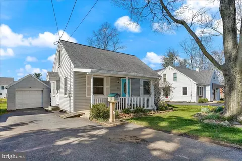 438 Woodcrest Ave, Lititz, PA 17543