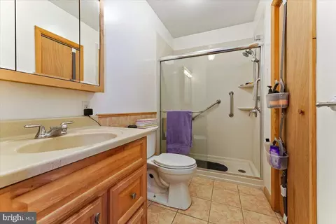 Bath - 438 Woodcrest Ave, Lititz, PA 17543 photo 1 of 2