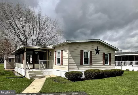 157 Aster Dr, New Providence, PA 17560