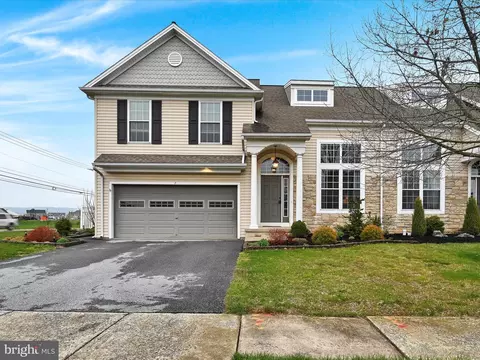 7 Agape Dr, Ephrata, PA 17522