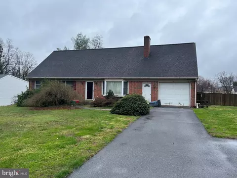 130 Mayfield Dr, Lititz, PA 17543