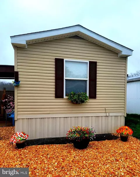 2379 River Rd #20, Bainbridge, PA 17502