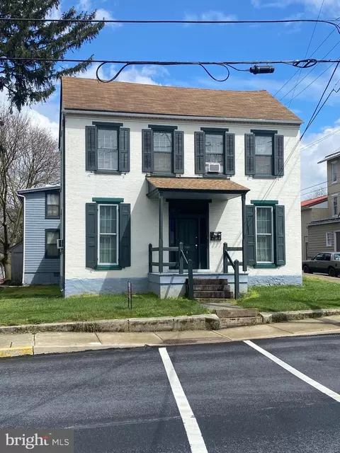 1401 W Main St, Ephrata, PA 17522