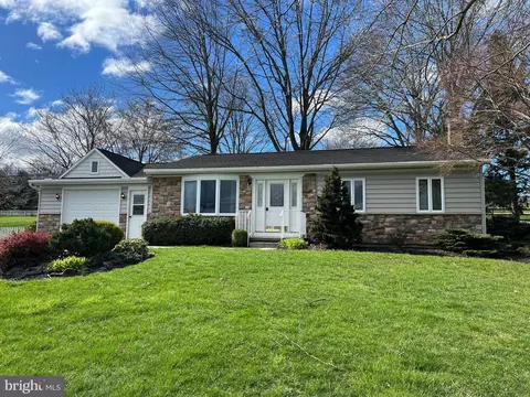 2356 Turnpike Rd, Elizabethtown, PA 17022
