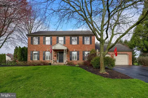 301 N Farm Dr, Lititz, PA 17543