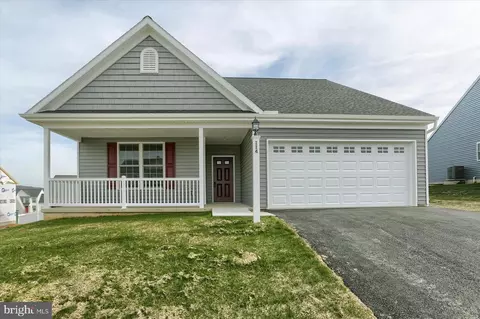 114 Creekside Dr, New Providence, PA 17560