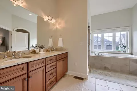Bath - 683 Integrity Dr, Lititz, PA 17543 photo 1 of 3