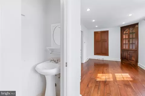 Bath - 170 Kready Ave, Millersville, PA 17551 photo 1 of 3