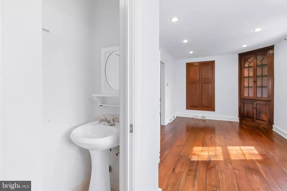 Bath - 170 Kready Ave, Millersville, PA 17551 photo 1 of 3