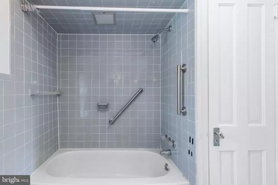 Bath - 170 Kready Ave, Millersville, PA 17551 photo 3 of 3