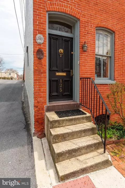 125 N Charlotte St, Lancaster, PA 17603