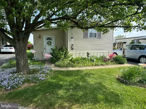 44 Ridgewood Mnr, Manheim, PA 17545