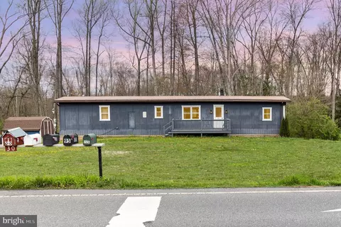 745 Smokestown Rd, Denver, PA 17517