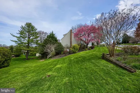 Exterior - 805 S Cedar St, Lititz, PA 17543 photo 8 of 18