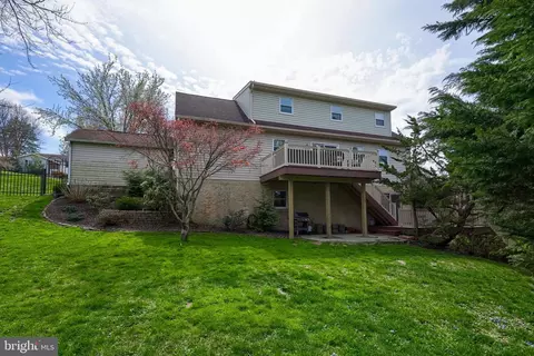Exterior - 805 S Cedar St, Lititz, PA 17543 photo 13 of 18