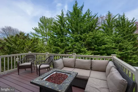 Exterior - 805 S Cedar St, Lititz, PA 17543 photo 4 of 18