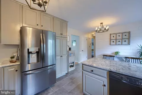 Kitchen - 805 S Cedar St, Lititz, PA 17543 photo 6 of 7