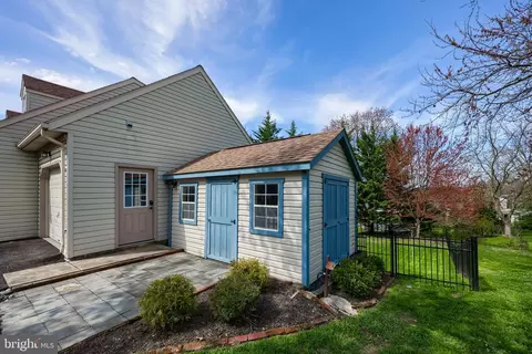 Exterior - 805 S Cedar St, Lititz, PA 17543 photo 14 of 18