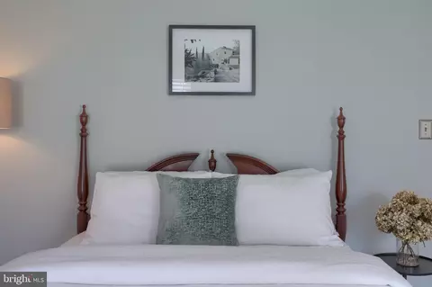 Bedroom - 805 S Cedar St, Lititz, PA 17543 photo 5 of 10