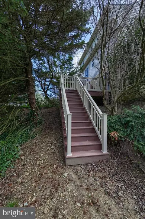 Exterior - 805 S Cedar St, Lititz, PA 17543 photo 5 of 18