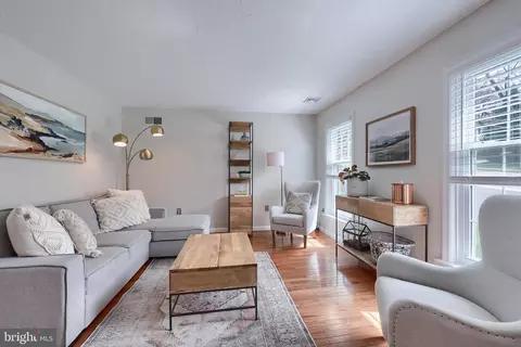 Living - 805 S Cedar St, Lititz, PA 17543 photo 3 of 8