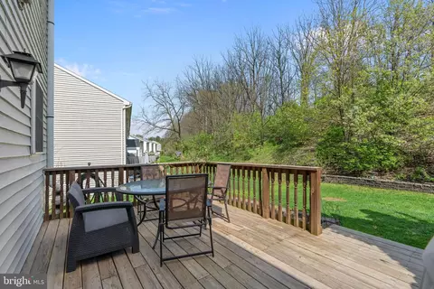 Exterior - 395 Crosswinds Dr, Lititz, PA 17543 photo 3 of 6