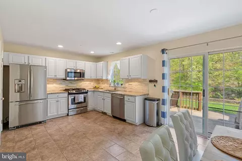 Kitchen - 395 Crosswinds Dr, Lititz, PA 17543 photo 1 of 4