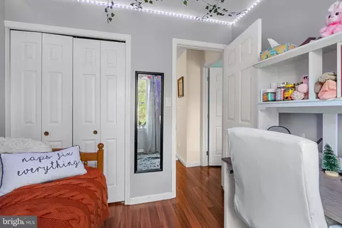 Bedroom - 395 Crosswinds Dr, Lititz, PA 17543 photo 4 of 6