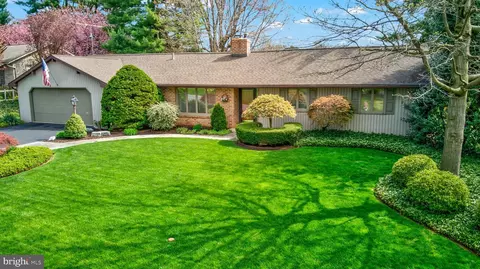 2831 Long Farm Ln, Lancaster, PA 17601