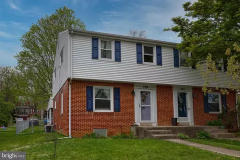 739 Emerald Dr, Lancaster, PA 17603