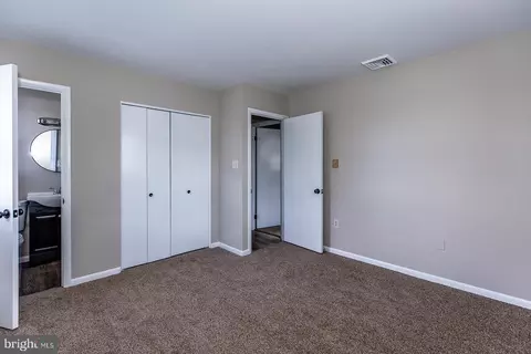 Bedroom - 121 Oxford Dr, Lititz, PA 17543 photo 5 of 5