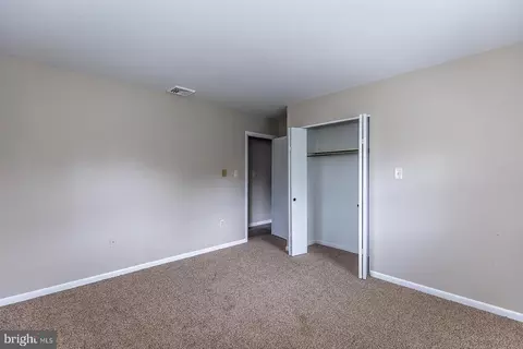 Bedroom - 121 Oxford Dr, Lititz, PA 17543 photo 3 of 5