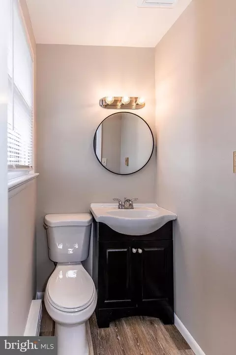 Bath - 121 Oxford Dr, Lititz, PA 17543 photo 5 of 5