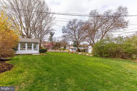 Exterior - 121 Oxford Dr, Lititz, PA 17543 photo 5 of 7