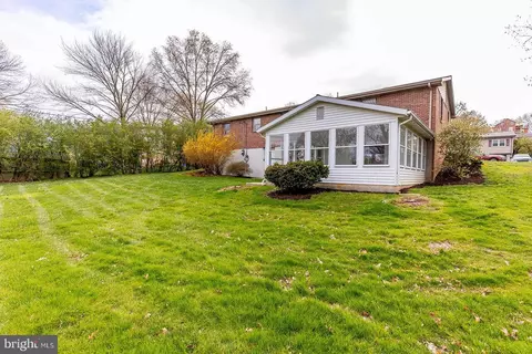 Exterior - 121 Oxford Dr, Lititz, PA 17543 photo 7 of 7