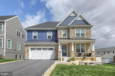 3005 Morning Thistle Ct, East Petersburg, PA 17520