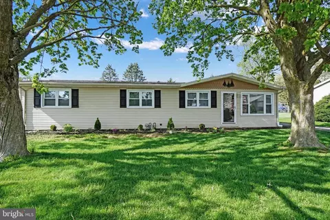 501 Martin Ave, Mount Joy, PA 17552
