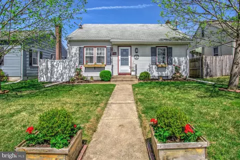 221 Orlon St, New Holland, PA 17557