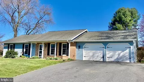 407 Hilltop Rd, Strasburg, PA 17579